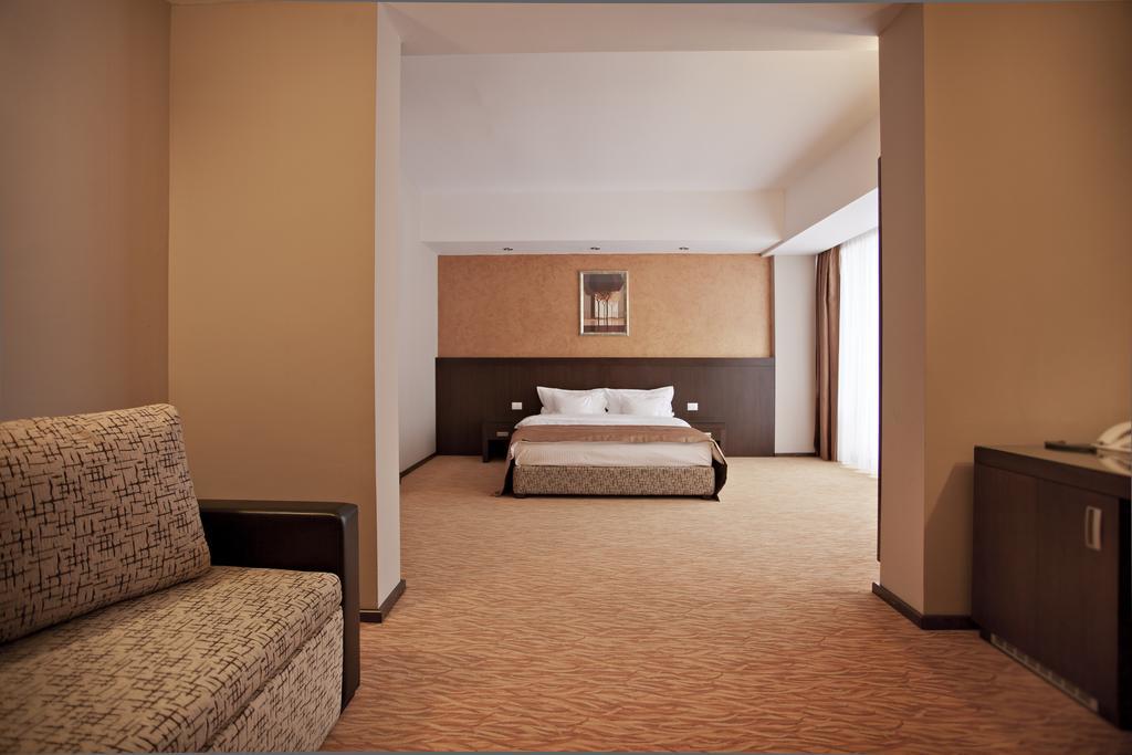 Hotel Clermont Covasna Zewnętrze zdjęcie