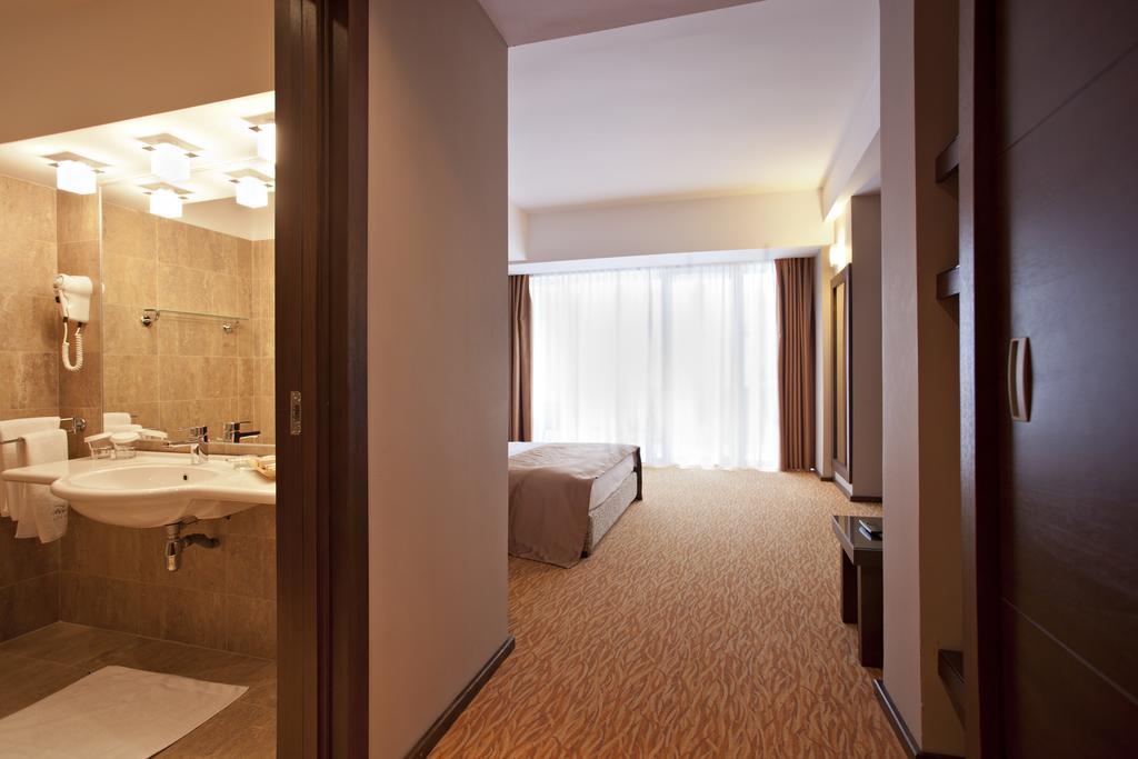 Hotel Clermont Covasna Zewnętrze zdjęcie